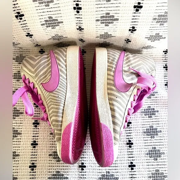 NIKE Blazer High Top Opal Rose Metallic Good, Women’s size 7