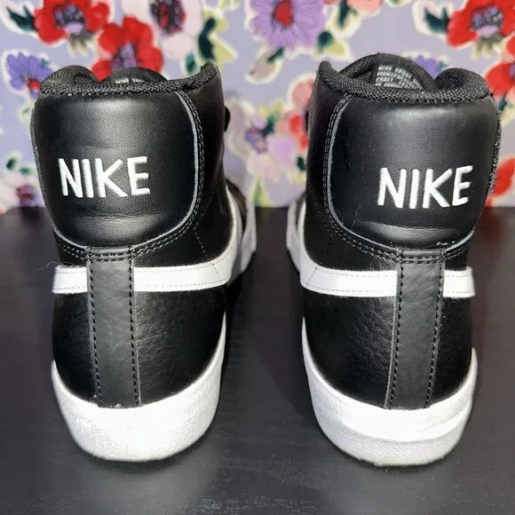 Nike Blazer Mid 77 Boys Size 6Y / 7.5 Women’s Black White Athletic DA4086-002