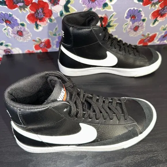Nike Blazer Mid 77 Boys Size 6Y / 7.5 Women’s Black White Athletic DA4086-002