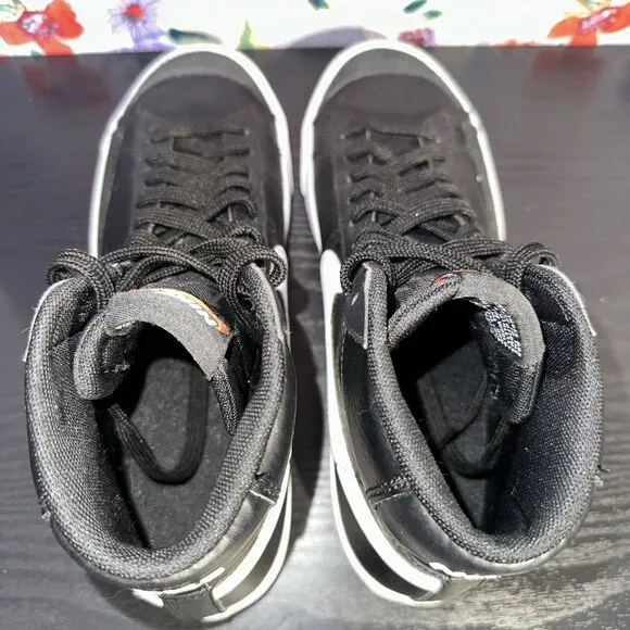 Nike Blazer Mid 77 Boys Size 6Y / 7.5 Women’s Black White Athletic DA4086-002