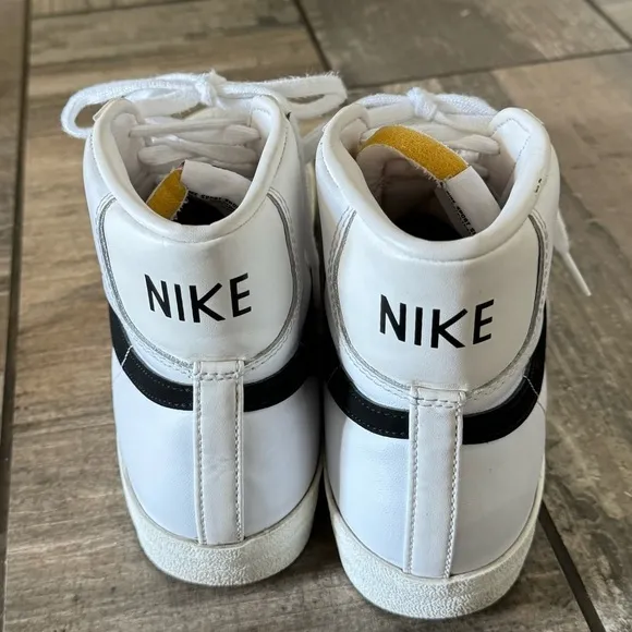 Nike Blazer Mid '77 Vintage Men's Shoes size 10