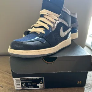 Nike Blue and Gray Sneakers High-Top Style