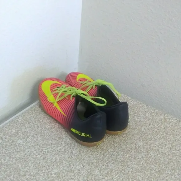 Nike Boys Mercurial Indoor Soccer Shoes