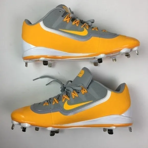 NIKE BSBL men’s huarache cleats size 13