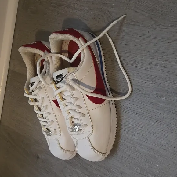 Nike Cortez 72 Tennis Shoes like Forrest Gump wore
