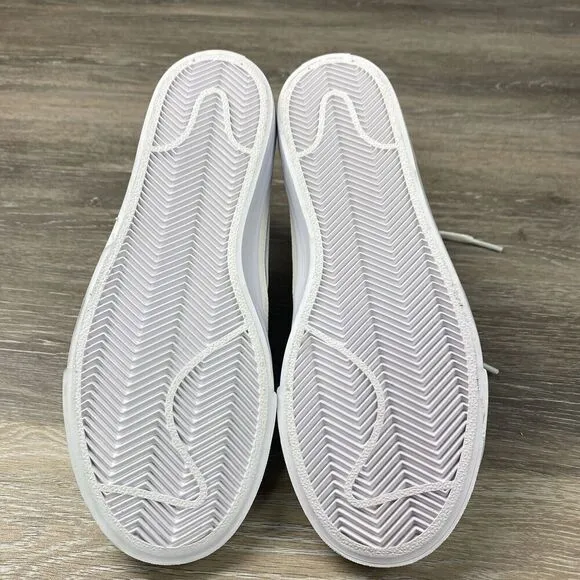 Nike Court Legacy (GS) White -Boys Sneakers - Size 5Y - DA5380-104