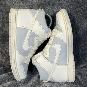 Nike Dunk High Football Grey Women’s 8.5 / Youth 7Y