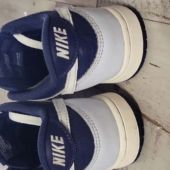 Nike Dunk Low Big Kids' Shoes (FB9109-002, Football Grey/Midnight Navy/Summit)
