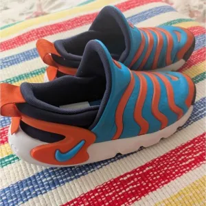 Nike Dynamo Kids Blue and Orange Tennis Shoes Size 3 Youth
