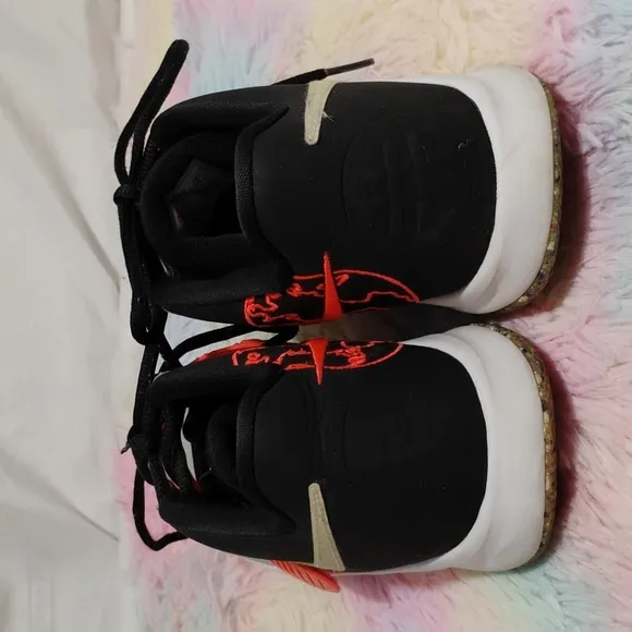 Nike Flytrap Tennis Shoes Sz.6.5Y Gently Worn