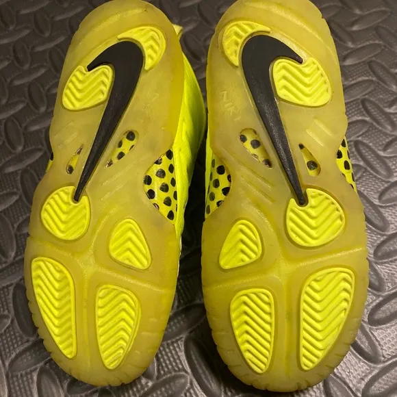 Nike Foamposite Pro Volt Green size 9c toddler shoes CLEAN