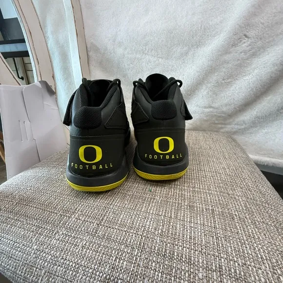 Nike Force Zoom Trout 5 “Oregon Ducks Football” Black/Yellow Cleats Size 12