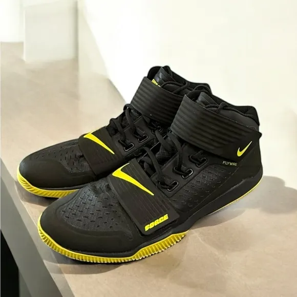 Nike Force Zoom Trout 5 “Oregon Ducks Football” Black/Yellow Cleats Size 12