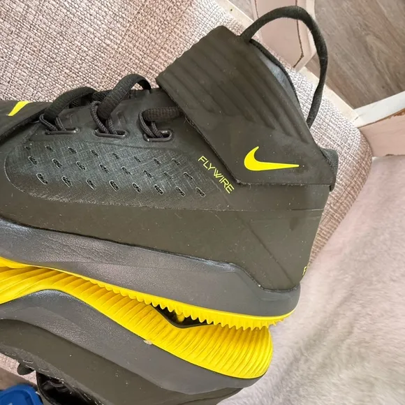 Nike Force Zoom Trout 5 “Oregon Ducks Football” Black/Yellow Cleats Size 12