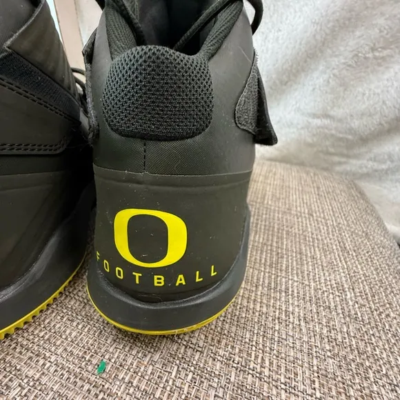 Nike Force Zoom Trout 5 “Oregon Ducks Football” Black/Yellow Cleats Size 12