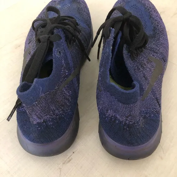 NIKE FREE ❤️‍🔥 NIKE FREE FLYKNIT SIZE 5 TENNIS SHOES