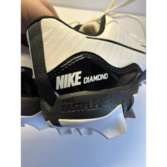 Nike Herache  Diamond Fast Flex baseball cleats (size 8)