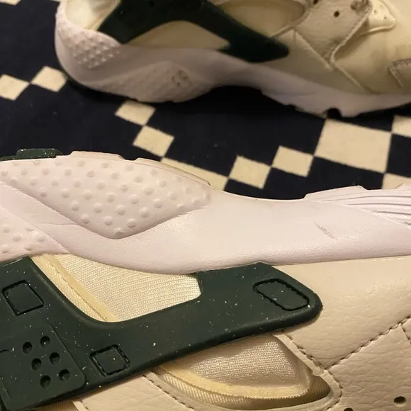 Nike huarache youth size 6.5