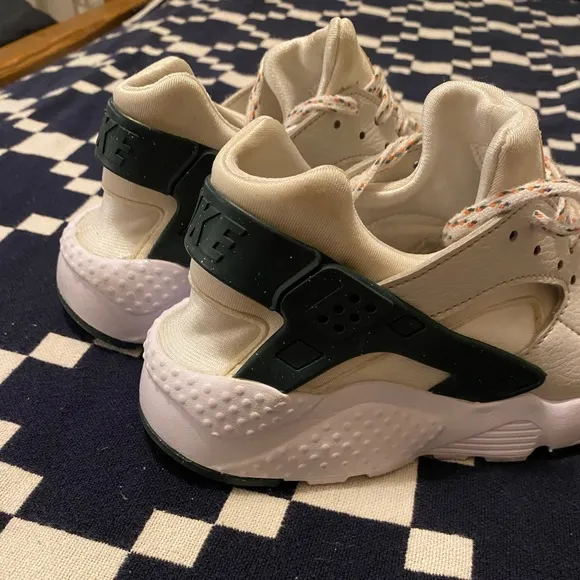 Nike huarache youth size 6.5