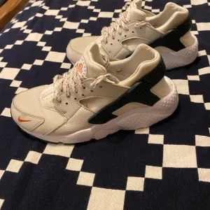 Nike huarache youth size 6.5
