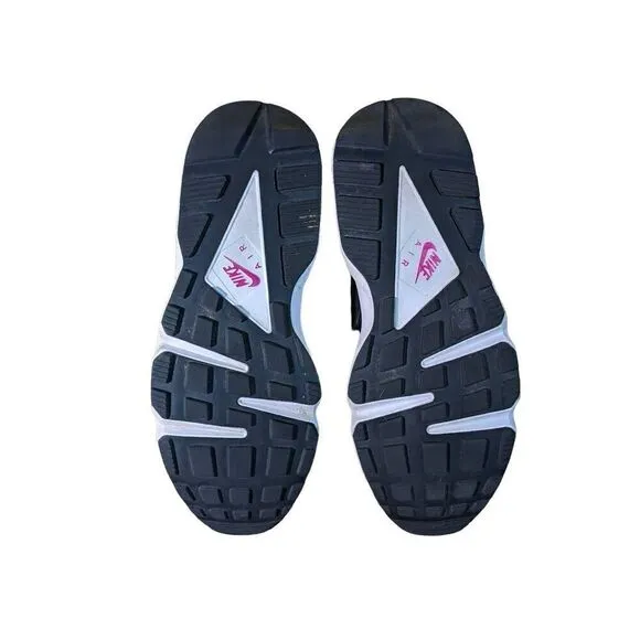 Nike Hurricane tennis shoes size 9.5. in good condition.