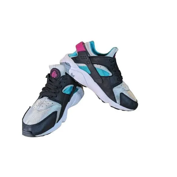Nike Hurricane tennis shoes size 9.5. in good condition.