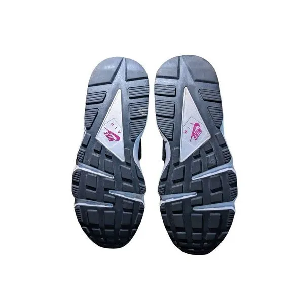Nike Hurricane tennis shoes size 9.5. in good condition.