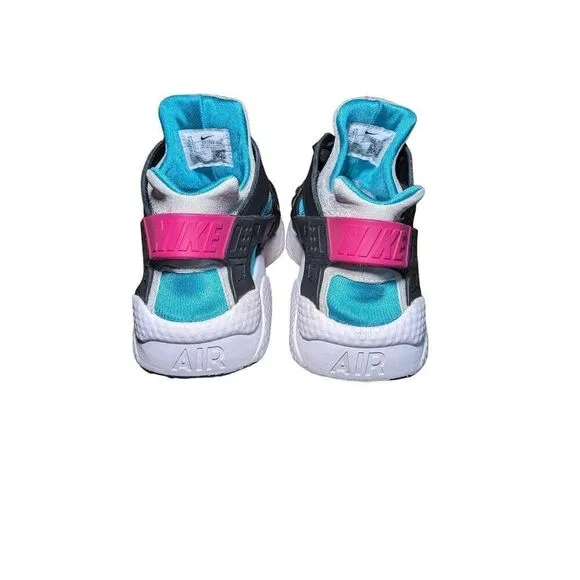 Nike Hurricane tennis shoes size 9.5. in good condition.