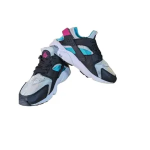 Nike Hurricane tennis shoes size 9.5. in good condition.