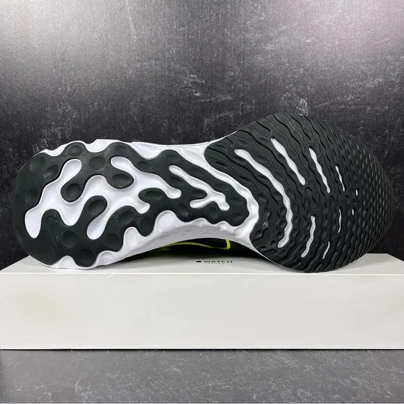 NIKE INFINITY RUN REACT 2 MENS ROAD RUNNING SHOES SIZE 11 FLYKNIT VOLT BLACK GRE
