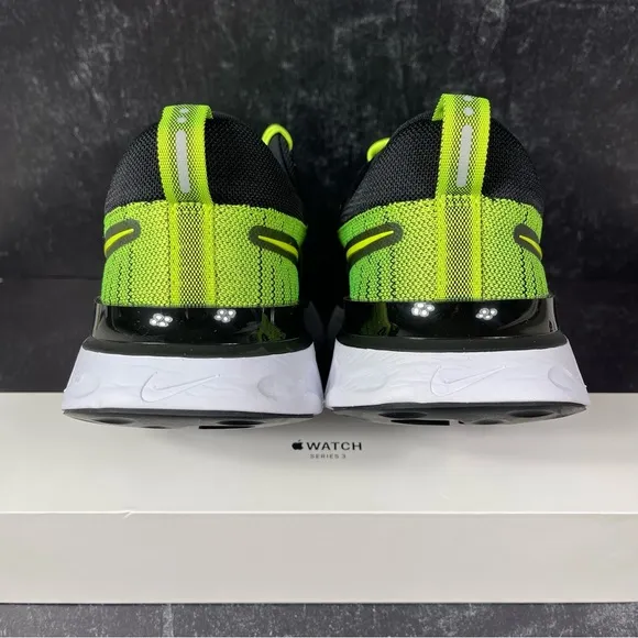 NIKE INFINITY RUN REACT 2 MENS ROAD RUNNING SHOES SIZE 11 FLYKNIT VOLT BLACK GRE