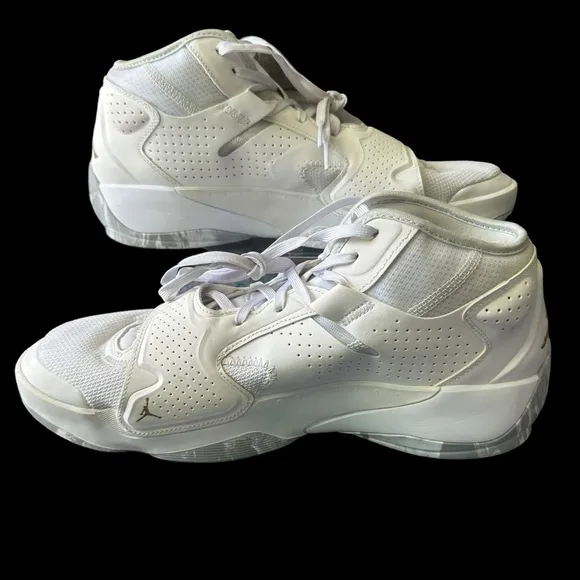 🏀Nike Jordan Zion 2🏀