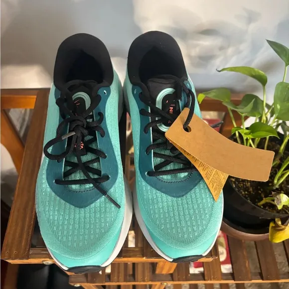 Nike Journey Road Runner Size 8 Men