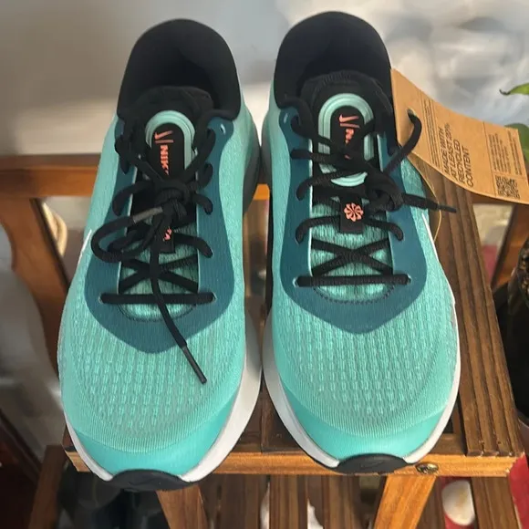 Nike Journey Road Runner Size 8 Men