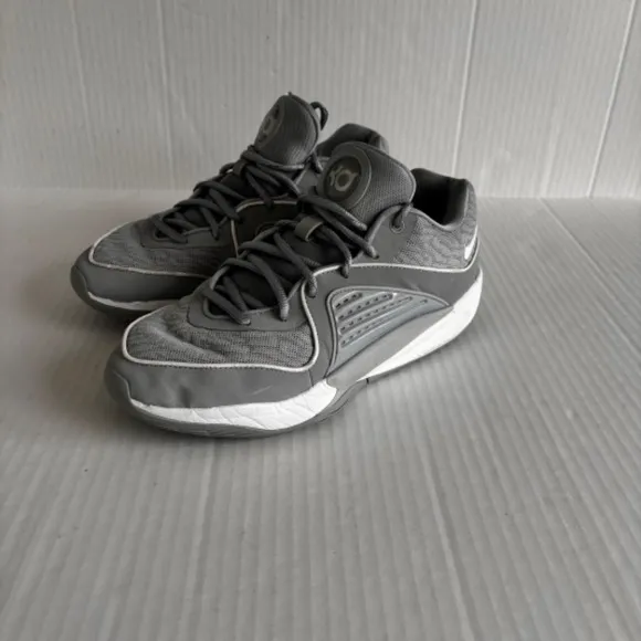 Nike KD Trey 5 VIII Gray Basketball Shoes Sneakers Athletic Easy Size 9.5