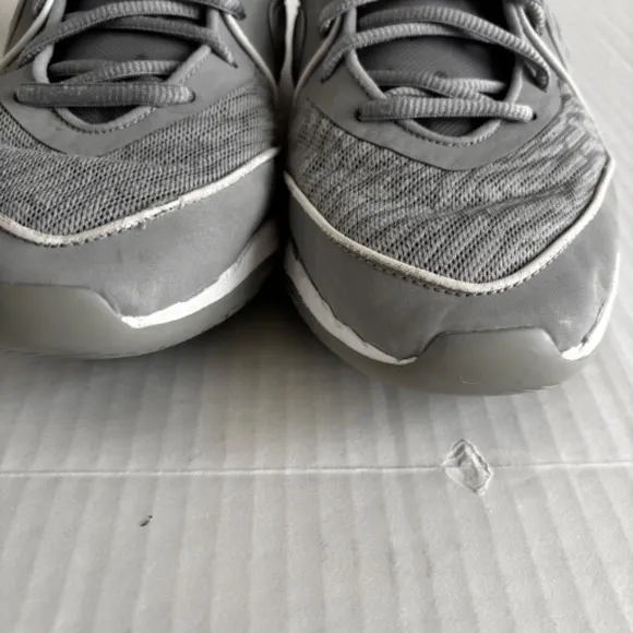 Nike KD Trey 5 VIII Gray Basketball Shoes Sneakers Athletic Easy Size 9.5