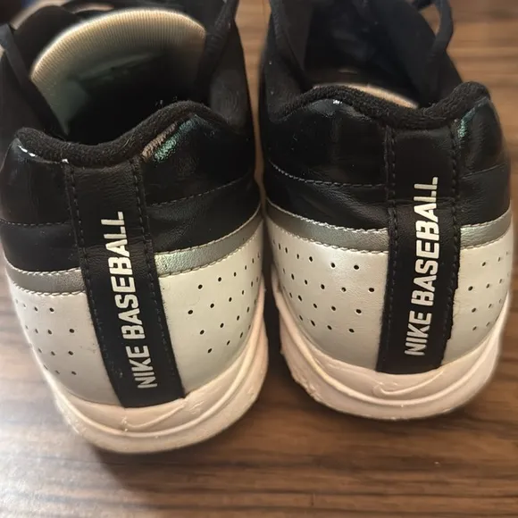 NIKE Keystone 3/4 BASEBALL CLEATS- Size 10.5