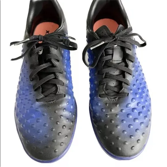 NIKE KIDS MAGISTAX OPUS TURF SOCCER SHOES BLACK/WHITE/PARAMOUNT BLUE