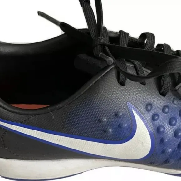 NIKE KIDS MAGISTAX OPUS TURF SOCCER SHOES BLACK/WHITE/PARAMOUNT BLUE