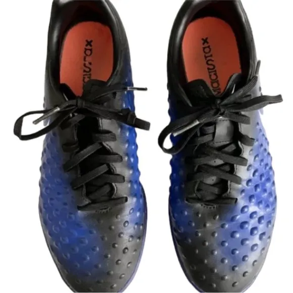 NIKE KIDS MAGISTAX OPUS TURF SOCCER SHOES BLACK/WHITE/PARAMOUNT BLUE