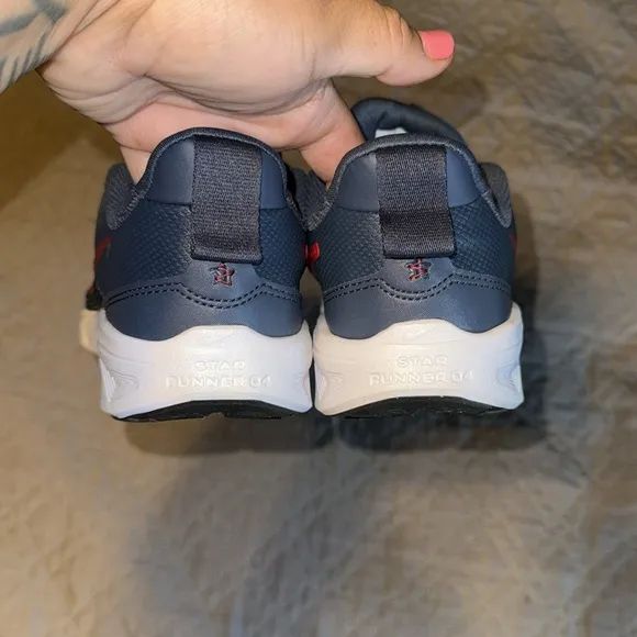 Nike Kid’s Youth Navy and Red Star Runner 4 Road Running Slip On/No Tie Shoes