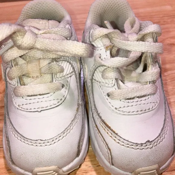 Nike Ky-Breezy &amp; Nike AirMax tennis shoes