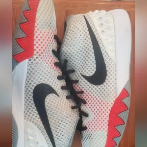 Nike Kyrie 1 Basketball Shoes &quot;Size 6 In Girls&quot;