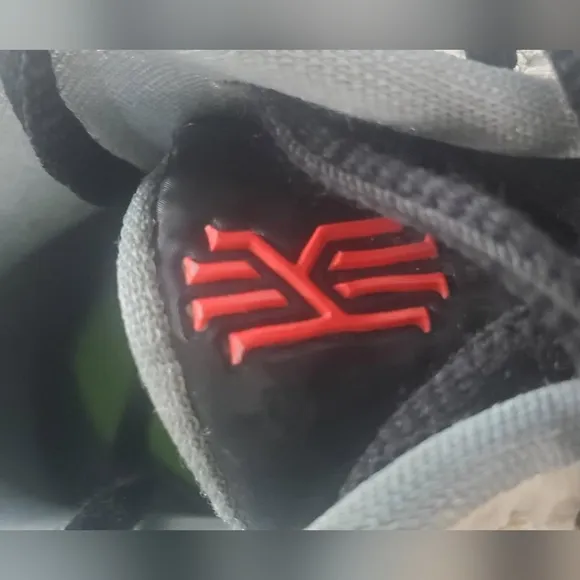 Nike Kyrie 1 Basketball Shoes &quot;Size 6 In Girls&quot;