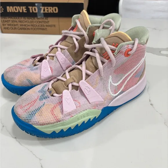 Nike Kyrie 7 - 1 World 1 People Youth Size 5.5