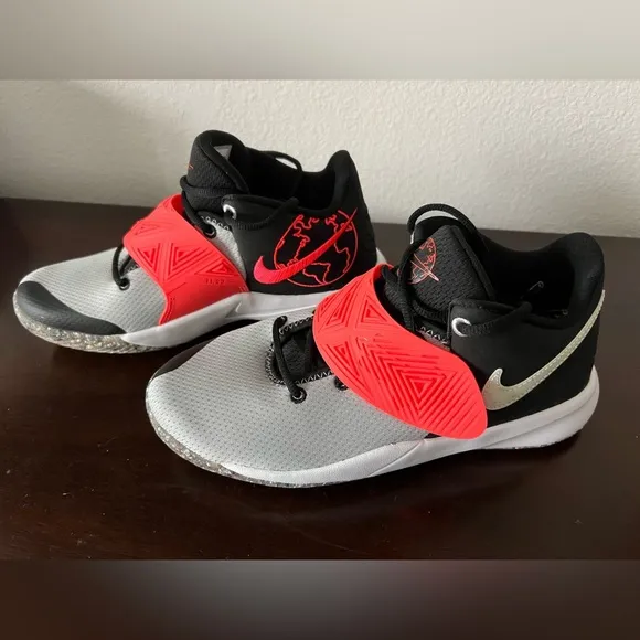 Nike Kyrie Flytrap 4 “Orbit Grey” Basketball Shoes - Size 7Y