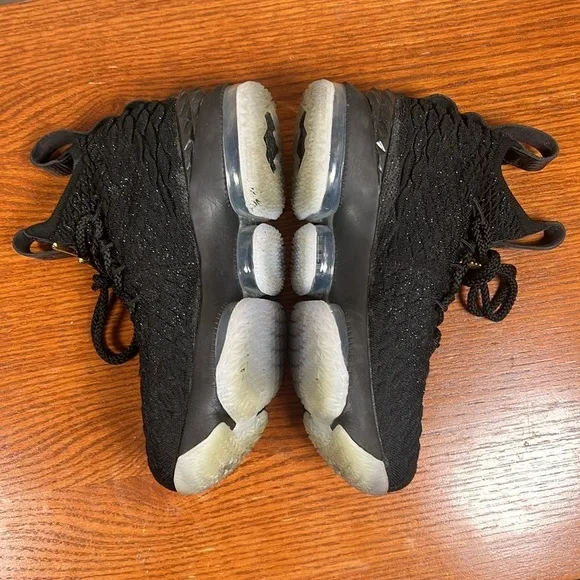 Nike LeBron 15 Black Metallic Gold (GS) Size 4Y