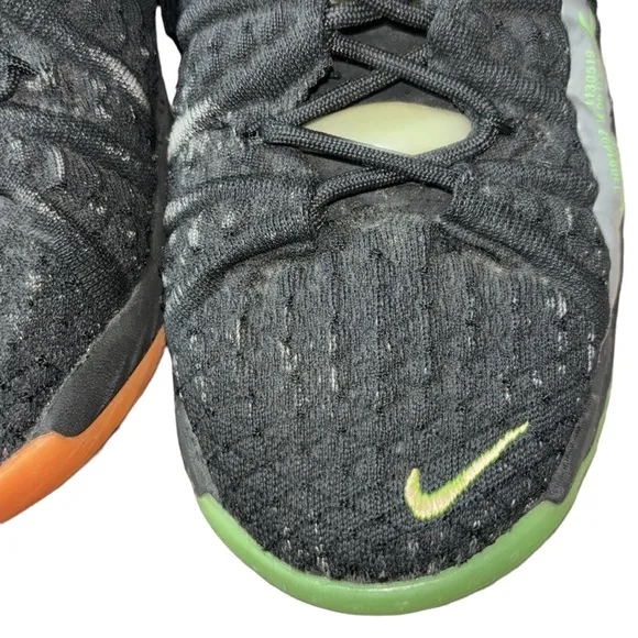 Nike Lebron 18 GS Black Bright Crimson, Size 5.5 Y
