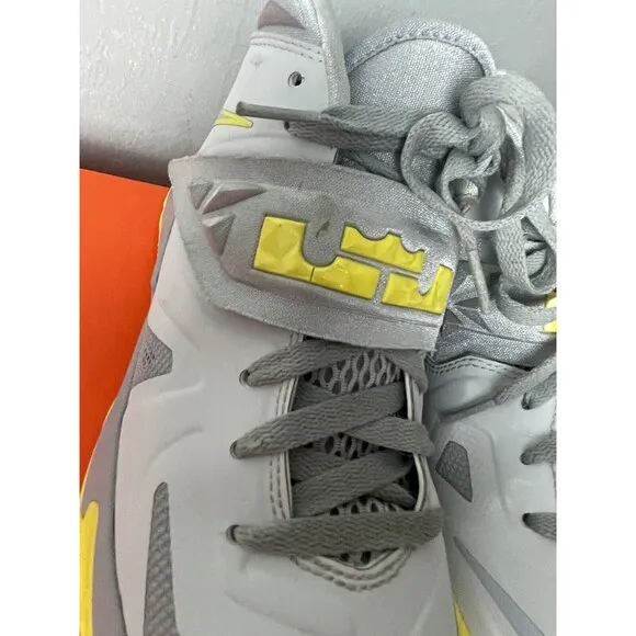 Nike Lebron James VII size 5Y YOUTH Tennis shoes Grey And Yellow FAST SHIPPING