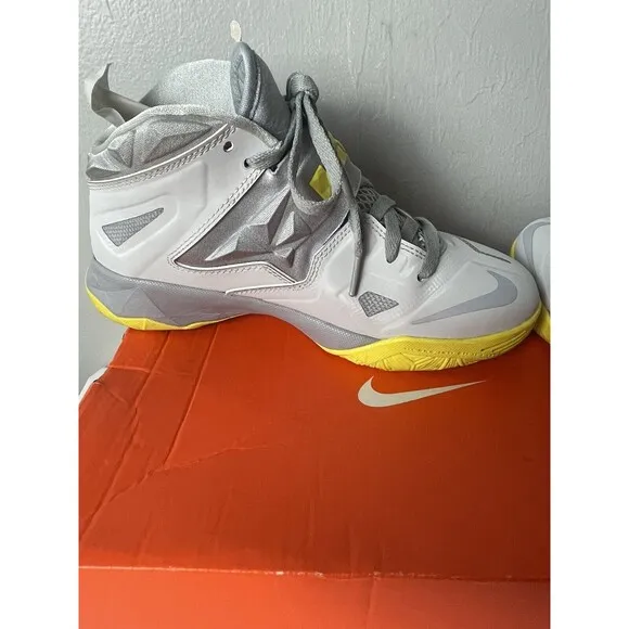 Nike Lebron James VII size 5Y YOUTH Tennis shoes Grey And Yellow FAST SHIPPING